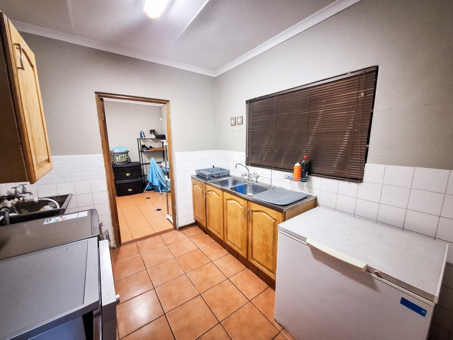 4 Bedroom Property for Sale in Kannoniers Park North West